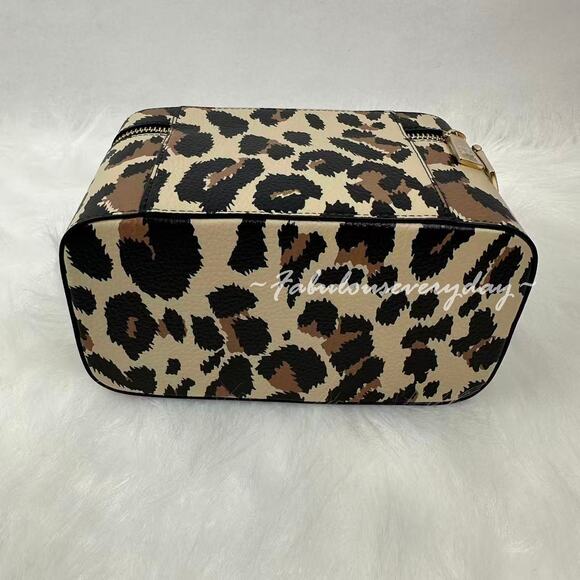 Coach Cosmetic Case With Leopard Print In Leather/Gold/Leopard Multi CCF43 NWT - Picture 8 of 8
